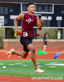 track and field, edmond memorial, edmond north, enid, stillwater, 200 meters, 400 meters, 4x200 relay, 4x400 relay, edmond sante fe, jenks high school, edmond memorial high school, booker t washington, skiatook high school, stillwater high school, ponca city high school, okmulgee high school, pcw, putnam city west, Dakari charlton, avery mazzei, hudson mazzei, addie o'connor, dawson crawley, grace gaffney, gentry williams, raymond brass, alysheia joseph, leondre woods, will phillips, 2019 Pioneer Relays, OK