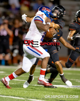 #ok3sports, sports photography, football, high school football, Norman Tigers, Harve Collins Stadium, Harve Collins Field, Moore Lions, Norman Tigers Football, Moore Lions Football, Cade Horton, Jonah Paden, Daniel Hishaw Jr., Joe Willie, Andrew Young, Norman Football, Norman High School Football