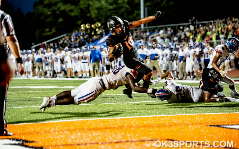 #ok3sports, sports photography, football, high school football, Norman Tigers, Harve Collins Stadium, Harve Collins Field, Moore Lions, Norman Tigers Football, Moore Lions Football, Cade Horton, Jonah Paden, Daniel Hishaw Jr., Joe Willie, Andrew Young, Norman Football, Norman High School Football