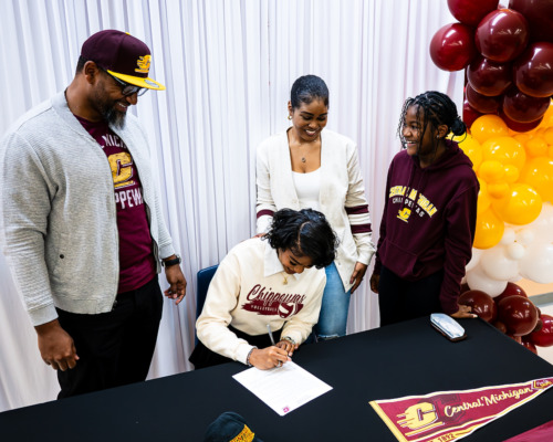 Meisha Sykes, Central Michigan University, Wise Pumas, volleyball signing day, OK3Sports, DMV sports, student athletes, college commitment