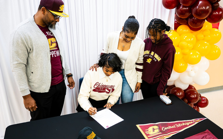 Meisha Sykes, Central Michigan University, Wise Pumas, volleyball signing day, OK3Sports, DMV sports, student athletes, college commitment