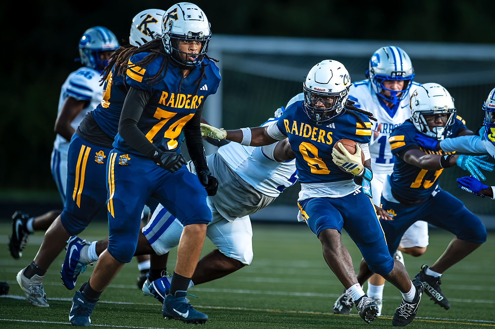 Keenan’s Fast-Paced Attack Overwhelms Airport, 44–12