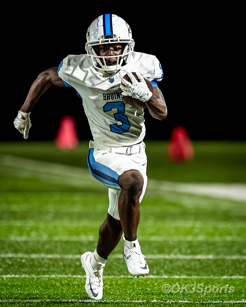 Cameron James, South Florence Bruins running back, in varsity football action against Gray Collegiate Academy