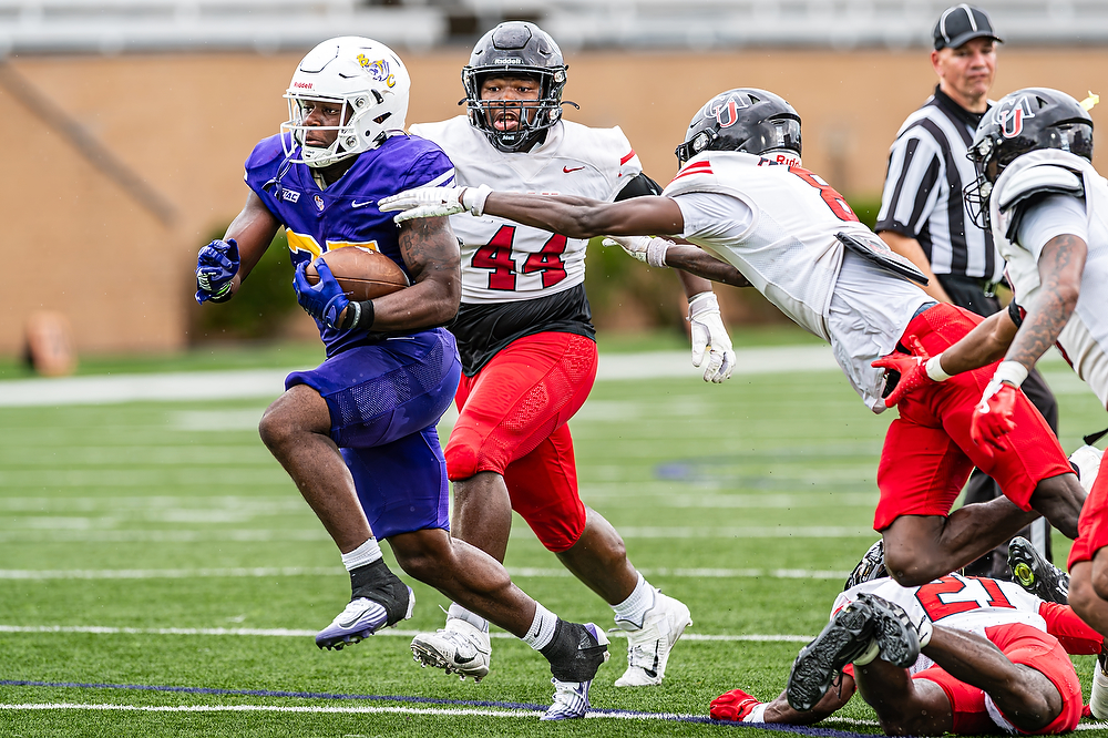 Benedict Rolls Past Clark Atlanta, 31-3, Behind Dominant Ground Game